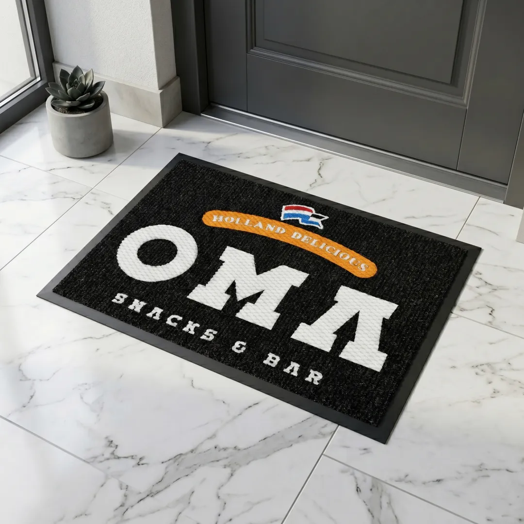 Oma Snacks Bar için siyah zeminli logolu halı paspas