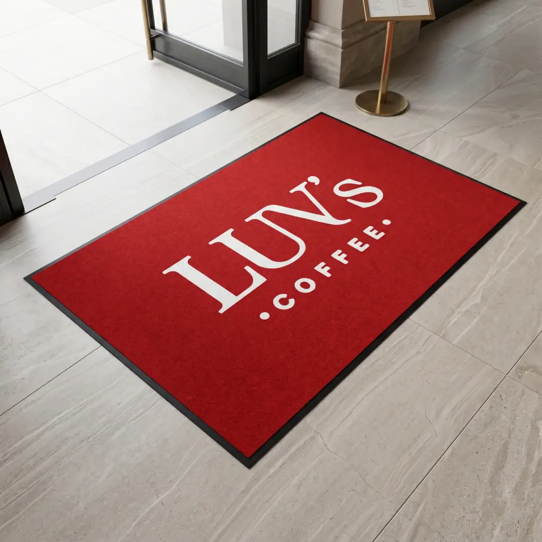 Luvs Coffee için kırmızı geniş logolu paspas modeli