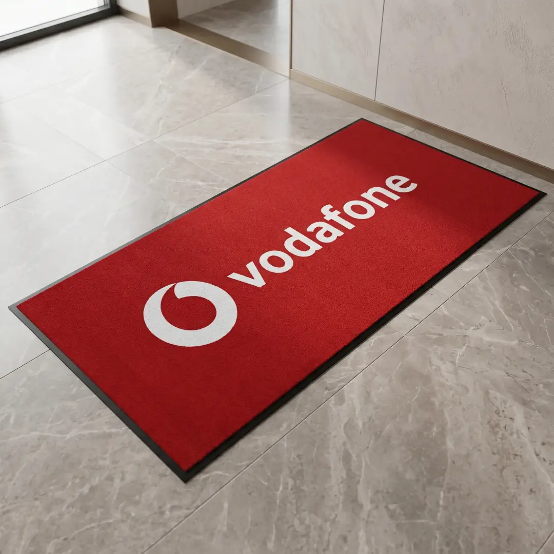 Vodafone Ceyhan Adana için kırmızı mağaza logolu paspas