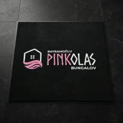 Pinkolas otel logolu paspas örneği 130 x 130 cm