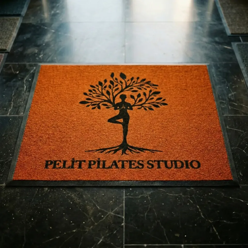 Pelit Pilates Studio pilates salonu logolu paspas örneği 100 x 120 cm