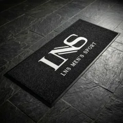 LNS Mens Sport butik logolu paspas örneği 75 x 200 cm