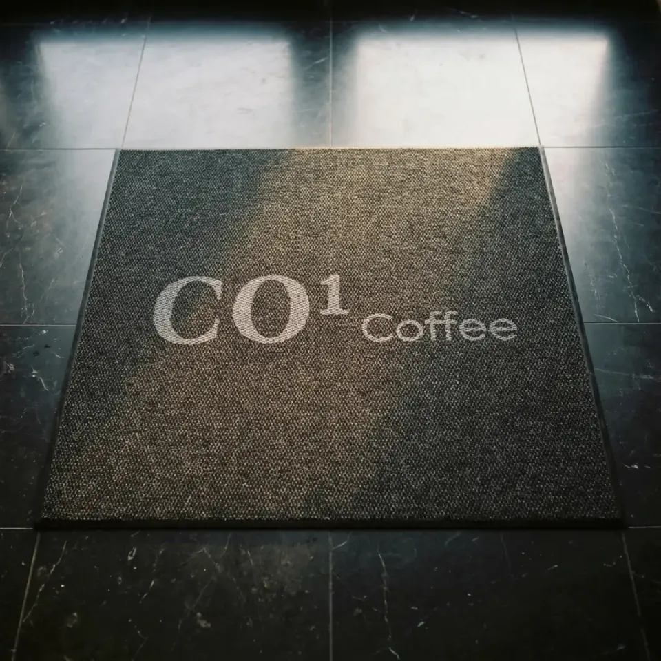 CO1 Coffee cafe logolu paspas örneği 138 x 150 cm