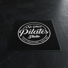 Noplace Pilates Studio pilates salonu logolu paspas örneği 90 x 90 cm