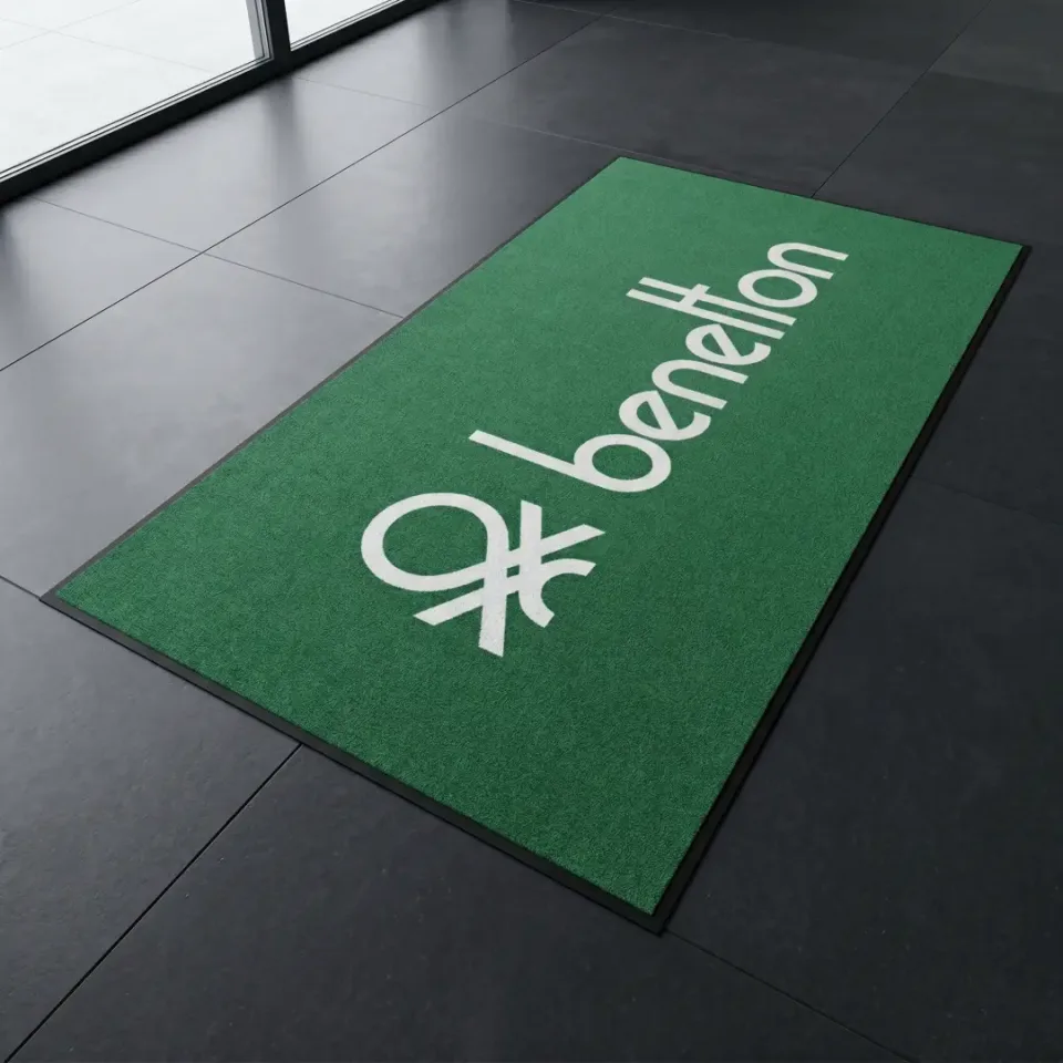 Benetton mağaza logolu paspas örneği 200 x 400 cm