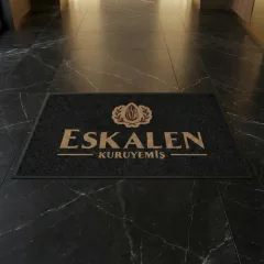 Eskalen mağaza logolu paspas örneği 100 x 180 cm