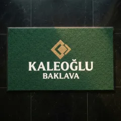 Kaleoğlu Baklava cafe logolu paspas örneği 100 x 170 cm