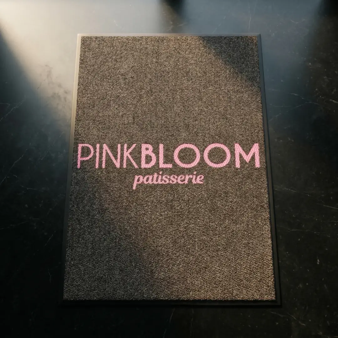 Pink Bloom Patisserie Fırın Ve Pastane Logolu Paspas 90 x 140 cm